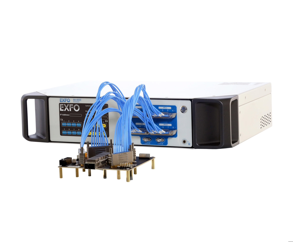 PAM-4/NRZ対応 光モジュールコンプライアンスボード (MCB)