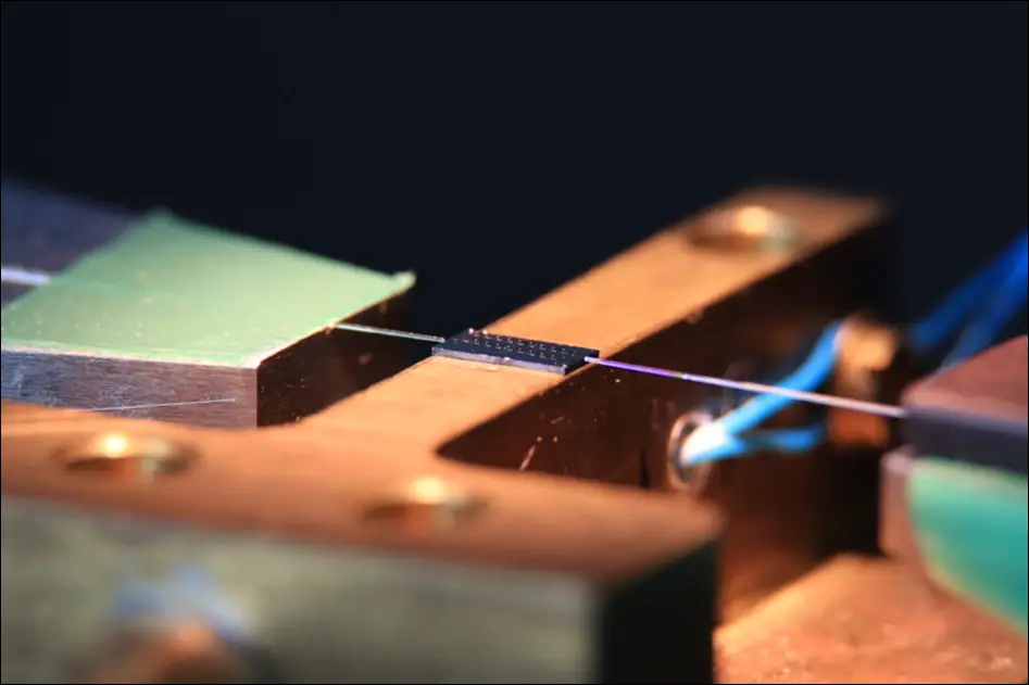 Kerr周波数コム生成デバイス