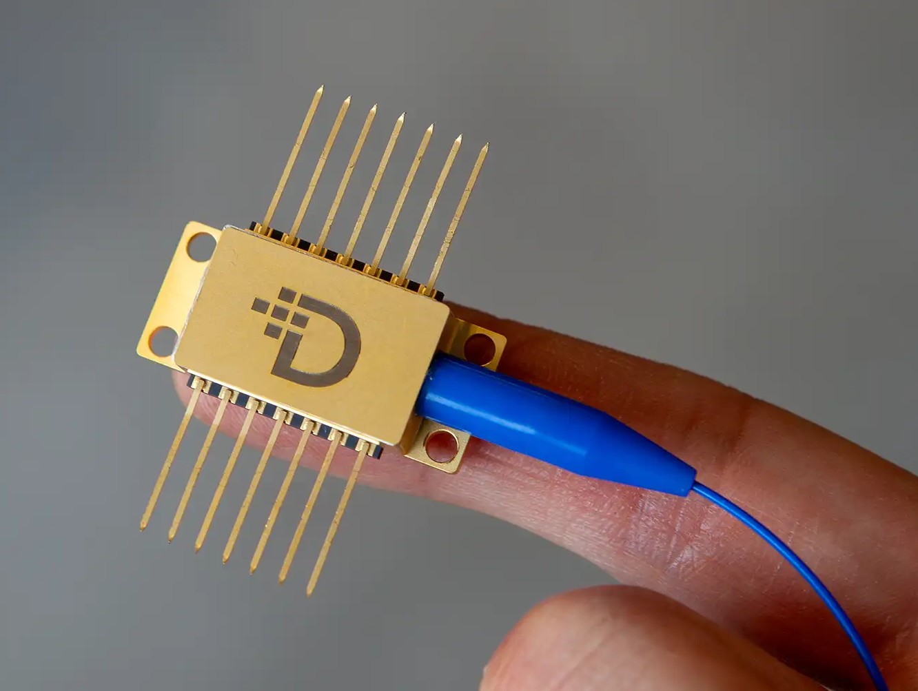 極狭線幅 周波数可変レーザー