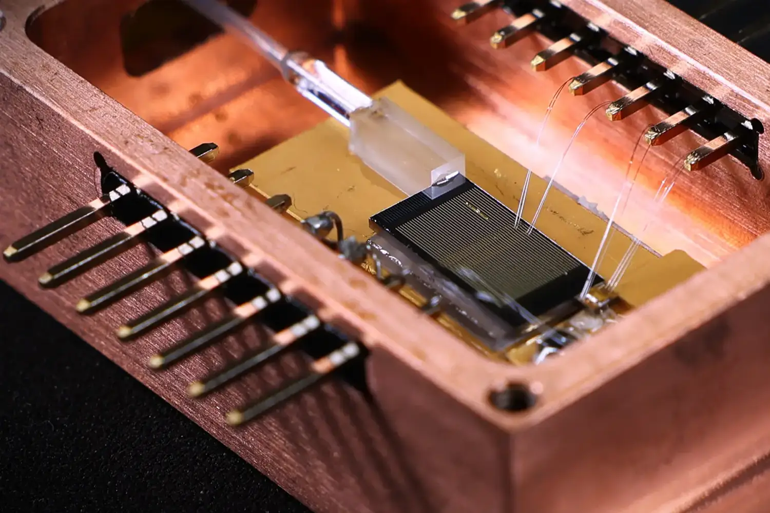 高速狭線幅レーザー