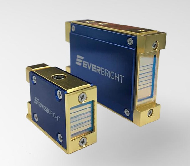 高出力レーザーダイオードスタック